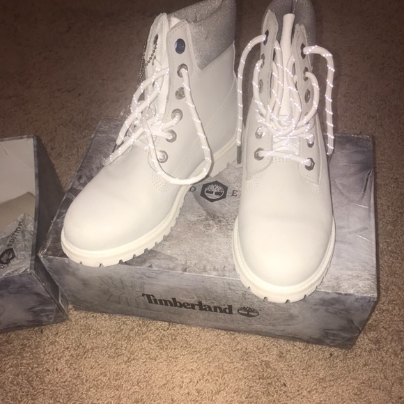 timberland two below zero white